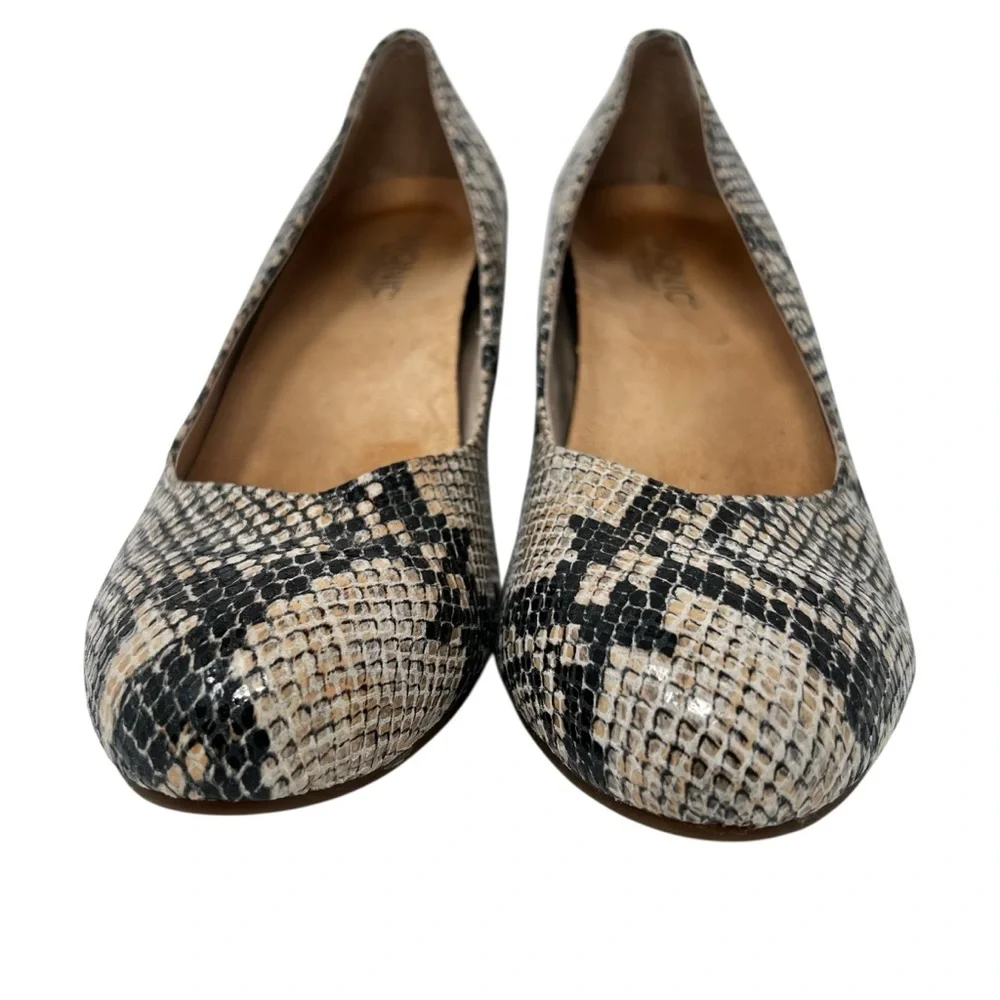 Vionic Beige and Black Snakeskin Wedges